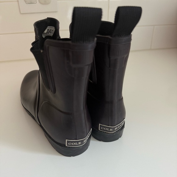 Cole Haan Womens Size 10 Dark Purple Chelsea Rain Boots Waterproof Pre Loved - Picture 3 of 6